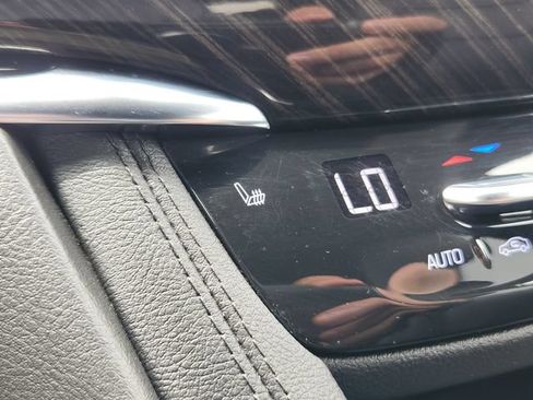 Used 2020 Cadillac XT6 Premium Luxury AWD/4WD image 19