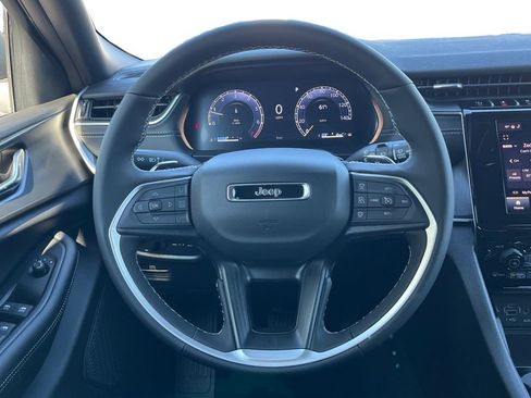 New 2025 Jeep Grand Cherokee Laredo image 21