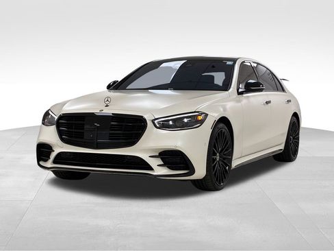 Used 2022 Mercedes-Benz S 580 4MATIC Sedan w/ AMG Line Package image 3