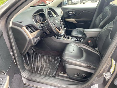 Used 2017 Jeep Cherokee Latitude w/ True North Edition AWD/4WD image 18