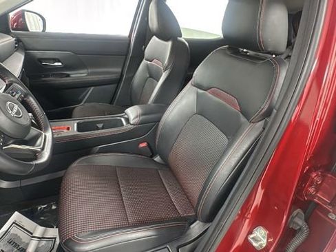 Certified 2025 Nissan Kicks SR image 10