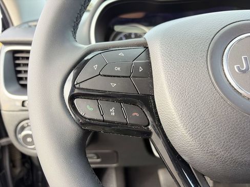 Used 2020 Jeep Cherokee Latitude Plus FWD image 15
