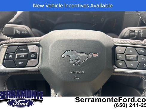 Used 2025 Ford Mustang Coupe RWD image 23