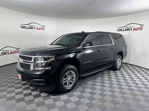 Used 2019 Chevrolet Suburban LT image 2