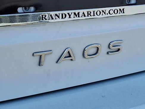 Used 2025 Volkswagen Taos SE AWD/4WD image 31