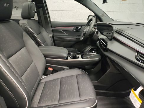 New 2026 Buick Enclave Sport Touring w/ Power Package image 7