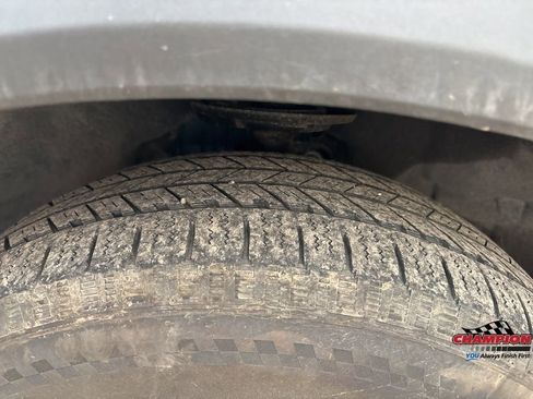 Used 2022 Ford Explorer XLT w/ Equipment Group 202A image 12