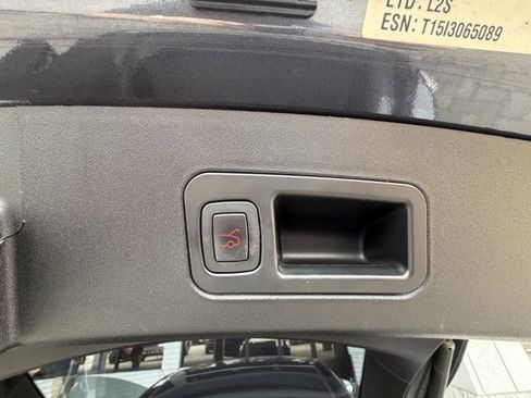 Used 2015 Tesla Model S 90D image 17