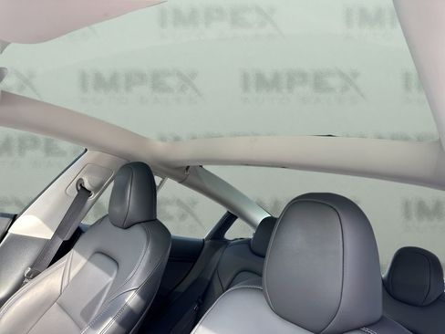 Used 2023 Tesla Model 3 Standard Range image 11