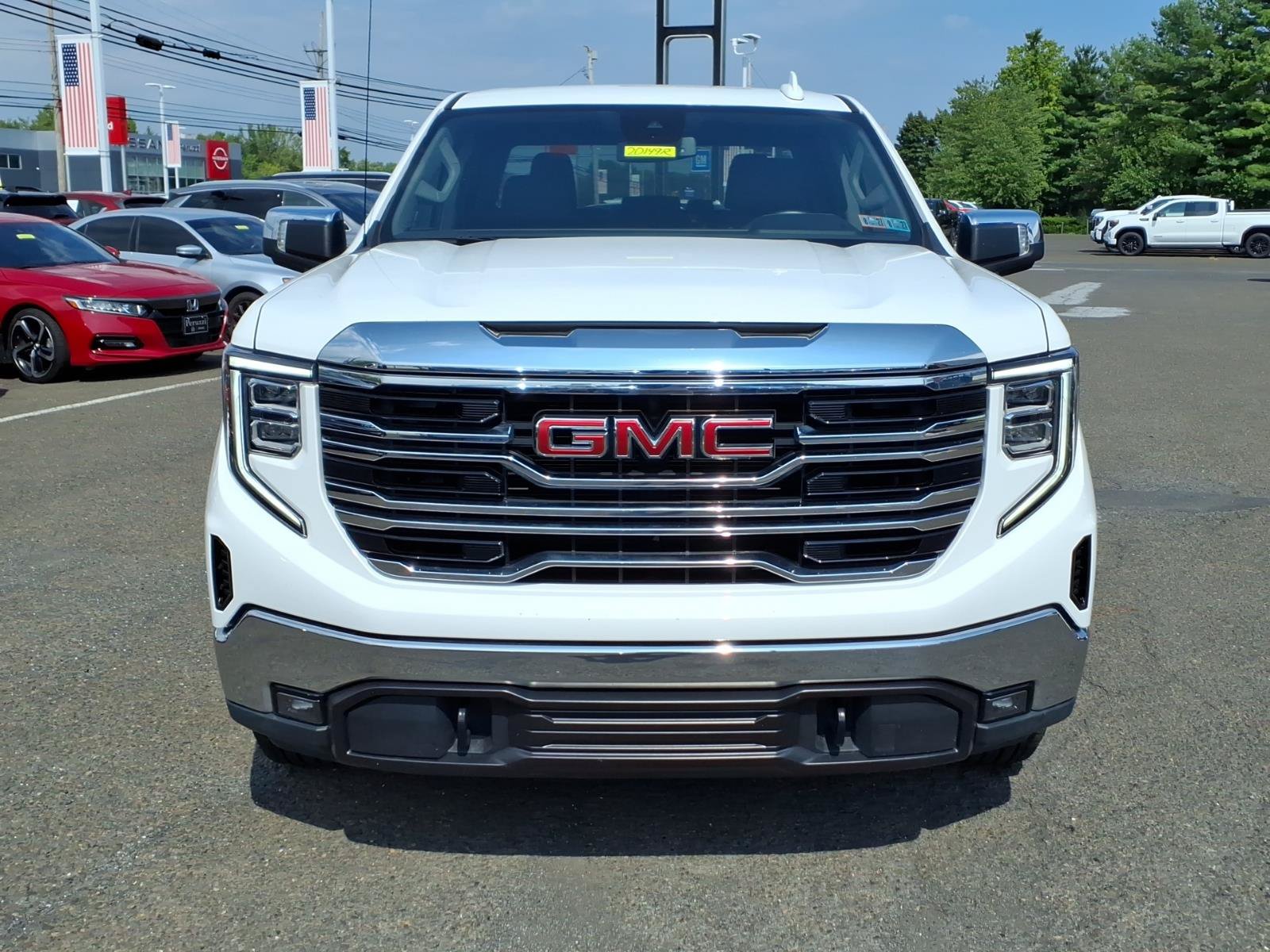 Used 2025 GMC Sierra 1500 SLT AWD/4WD image 9