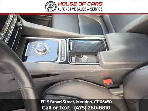 Used 2019 Jaguar F-PACE Premium AWD/4WD image 36