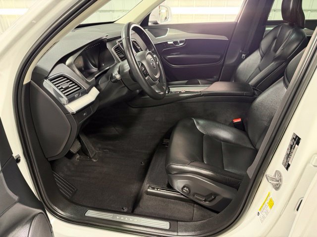Used 2023 Volvo XC90 B5 Core w/ Protection Package Premier AWD/4WD image 7
