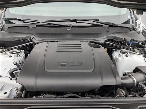 New 2025 Land Rover Discovery S image 18