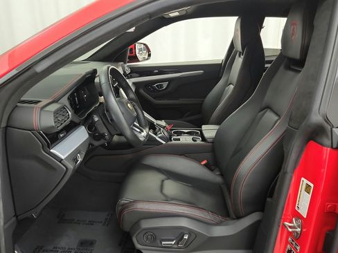 Used 2022 Lamborghini Urus AWD/4WD image 32