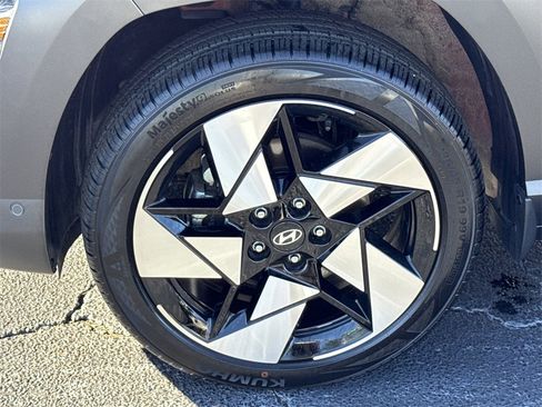 Used 2025 Hyundai Kona Limited image 11