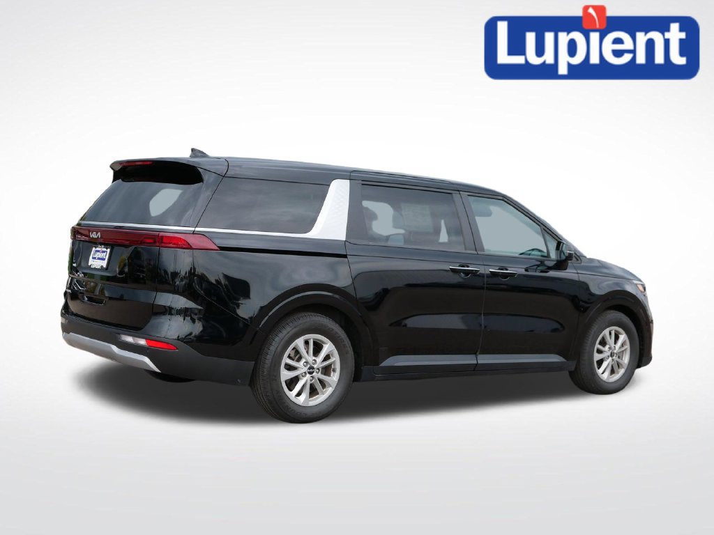 Used 2024 Kia Carnival LX FWD image 3