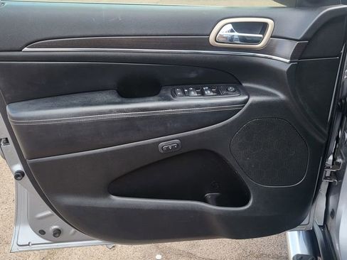 Used 2014 Jeep Grand Cherokee Limited image 25