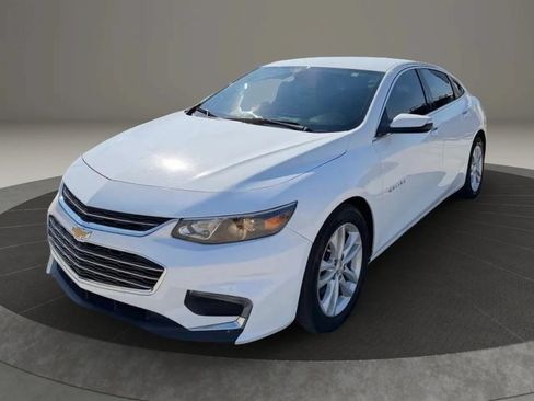 Used 2018 Chevrolet Malibu LT FWD image 3