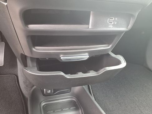 New 2026 Chrysler Pacifica Select w/ S Appearance Package FWD image 7