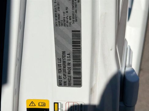 Used 2024 Jeep Wrangler Sahara image 40