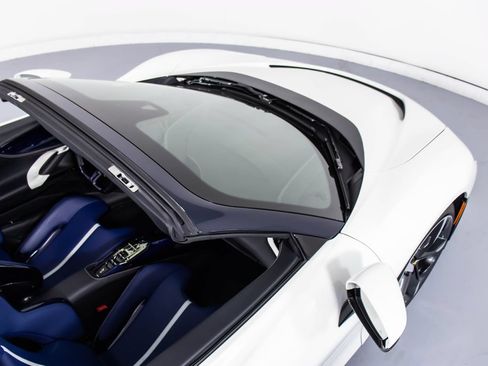 Certified 2022 Ferrari SF90 Spider AWD/4WD image 19
