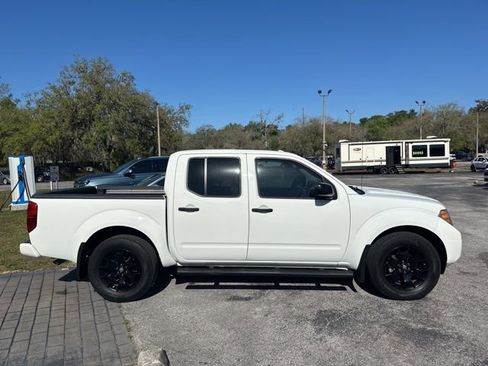 Used 2018 Nissan Frontier SV w/ Value Truck Package image 6