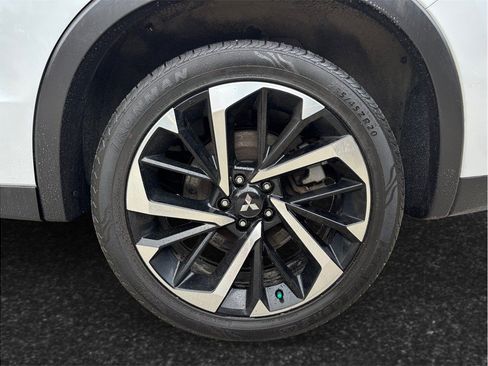 Used 2022 Mitsubishi Outlander ES AWD/4WD image 14