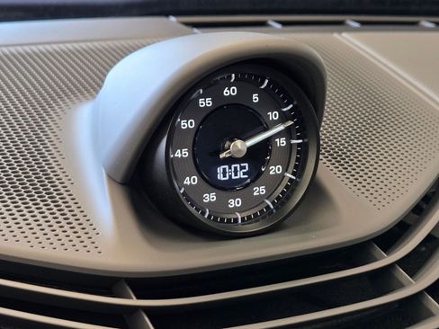 New 2026 Porsche Taycan 4S AWD/4WD image 19