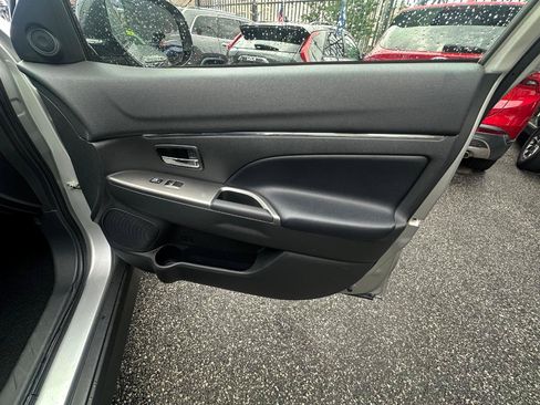 Used 2025 Mitsubishi Outlander Sport AWD image 19