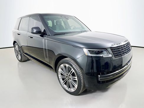 Used 2024 Land Rover Range Rover SE AWD/4WD image 3