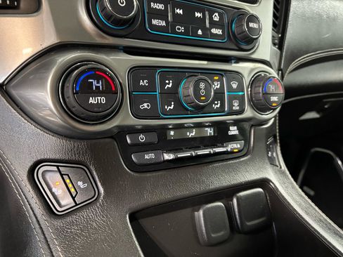 Used 2016 Chevrolet Suburban LT image 29