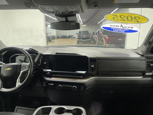Used 2025 Chevrolet Silverado 1500 LT image 22