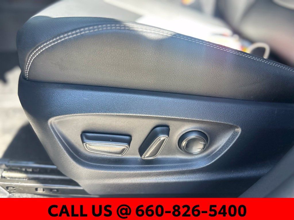 Used 2022 Toyota Corolla Cross XLE AWD/4WD image 13