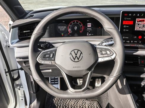 New 2025 Volkswagen Tiguan SE R-Line image 24