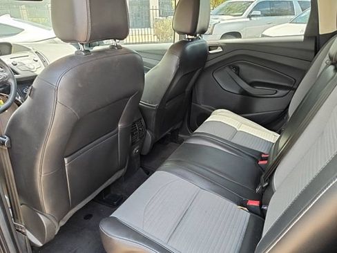 Used 2017 Ford Escape SE w/ SE Sport Appearance Package FWD image 25