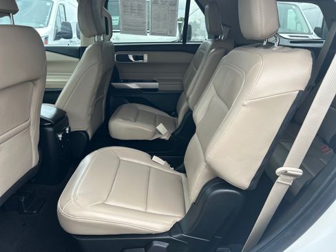 Used 2023 Ford Explorer XLT w/ Equipment Group 202A AWD/4WD image 10
