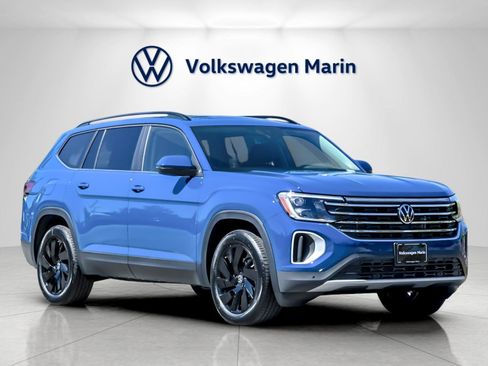 New 2026 Volkswagen Atlas SE w/ Panoramic Sunroof Package image 7