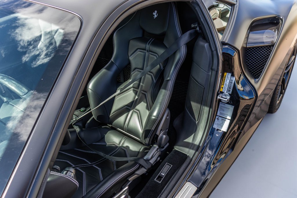 Certified 2018 Ferrari 488 GTB RWD image 6