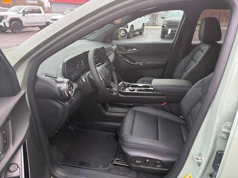 New 2026 Chevrolet Equinox LT w/ Convenience Package II image 8