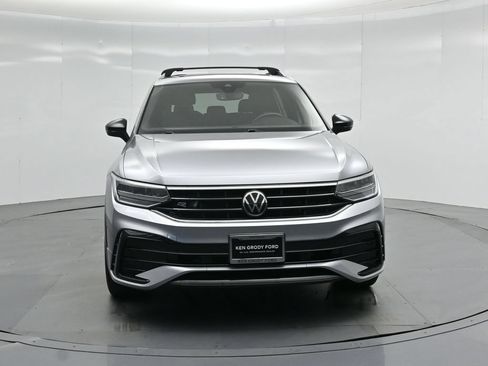 Used 2023 Volkswagen Tiguan SE R-Line FWD image 20