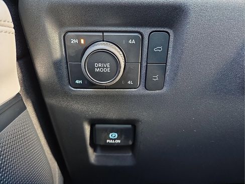 New 2026 Ford Expedition Active image 19