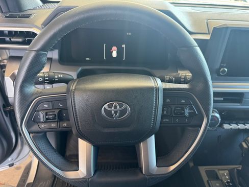 Used 2025 Toyota 4Runner TRD Off-Road image 10