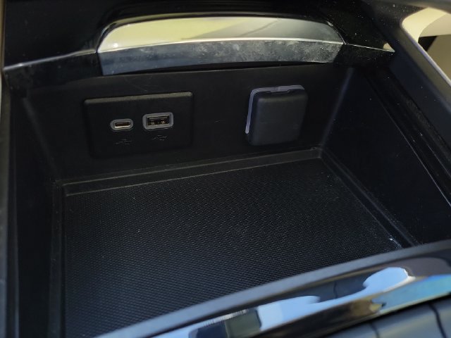 Used 2023 Buick Envision Essence AWD/4WD image 31