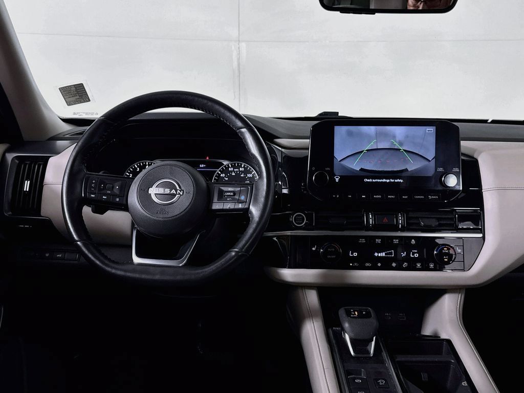 Used 2023 Nissan Pathfinder SL w/ Black Appearance Package AWD/4WD image 13