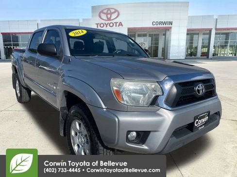 Used 2014 Toyota Tacoma 4x4 Double Cab w/ SR5 Package image 1