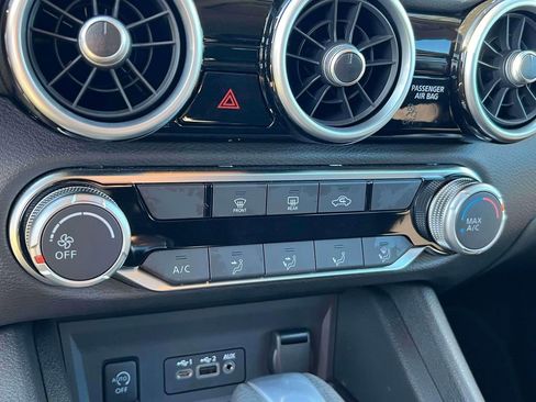 Certified 2025 Nissan Sentra SV image 27