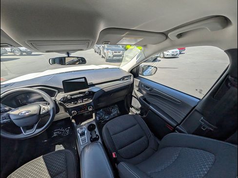 Used 2025 Ford Escape Active AWD/4WD image 16