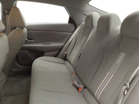 Used 2024 Hyundai Elantra SEL image 18