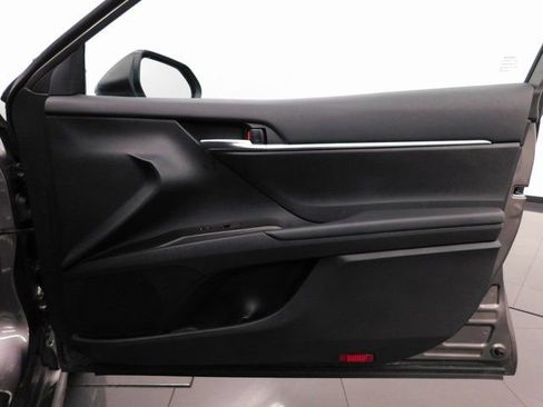 Used 2024 Toyota Camry SE image 31