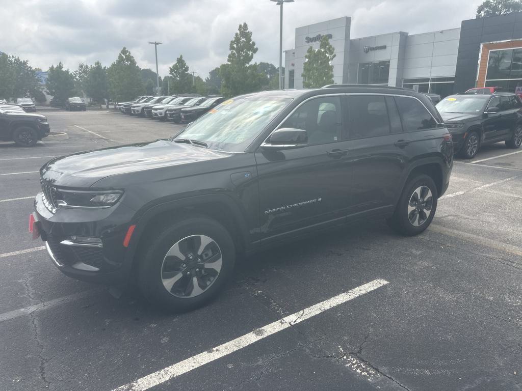 New 2024 Jeep Grand Cherokee Limited 4xe w/ Luxury Tech Group II AWD/4WD image 2